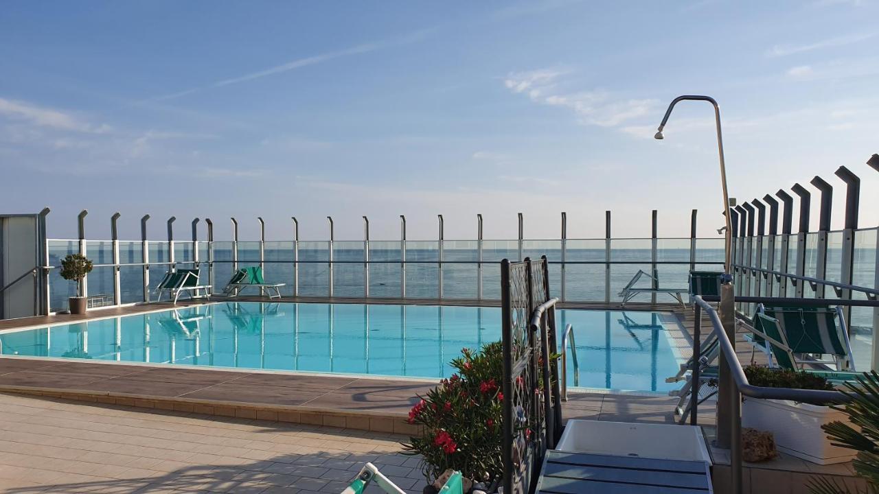 גביצ'ה מארה Hotel Napoleon מראה חיצוני תמונה